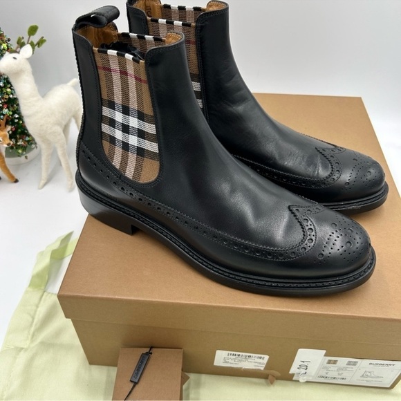 Men’s Burberry vintage check leather Chelsea boots size 42. Made in Italy. main image 10